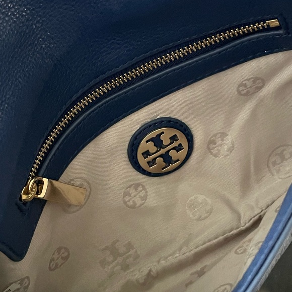 Blue Tory Burch crossbody bag in excellent condition! - Picture 5 of 6